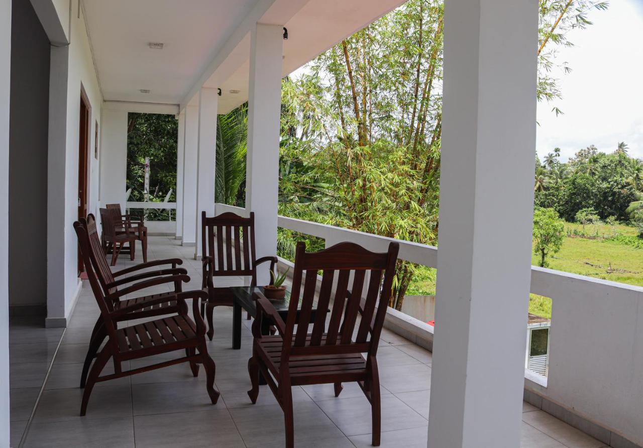Villa Red Pool Hikkaduwa Exterior photo