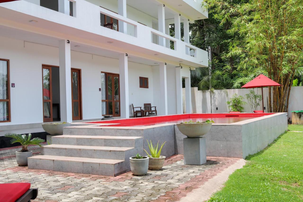Villa Red Pool Hikkaduwa Exterior photo