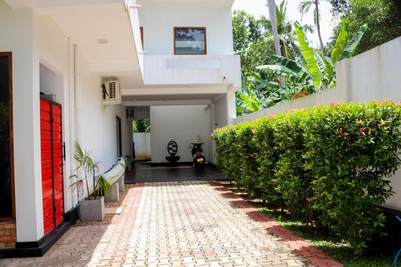 Villa Red Pool Hikkaduwa Exterior photo