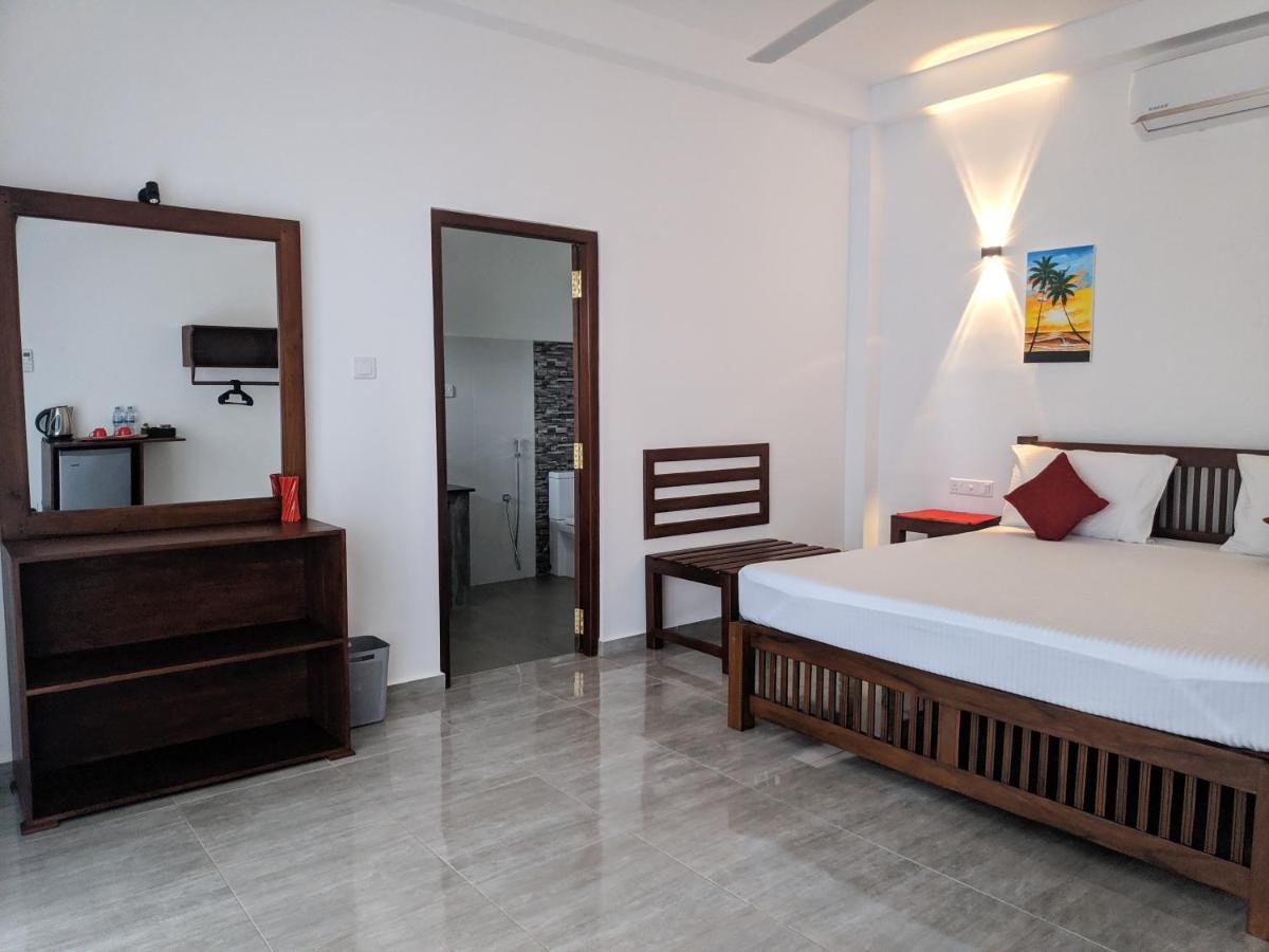 Villa Red Pool Hikkaduwa Exterior photo